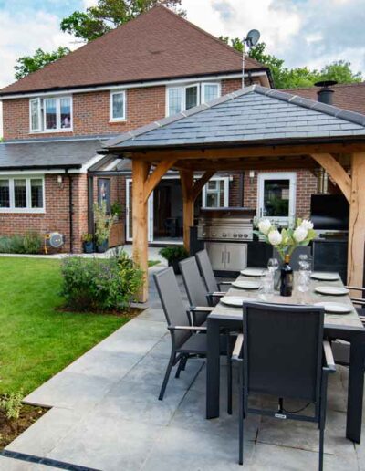 laurel-hill-gardens-Leith-Way-entertainment-garden-dining-area