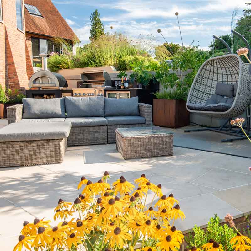 laurel-hill-gardens-outdoor-kitchen-High-Wykehurst-End-12