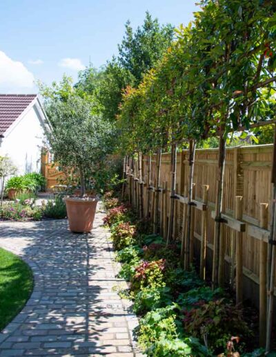 laurel-hill-gardens-wrap-around-garden-flower-bed