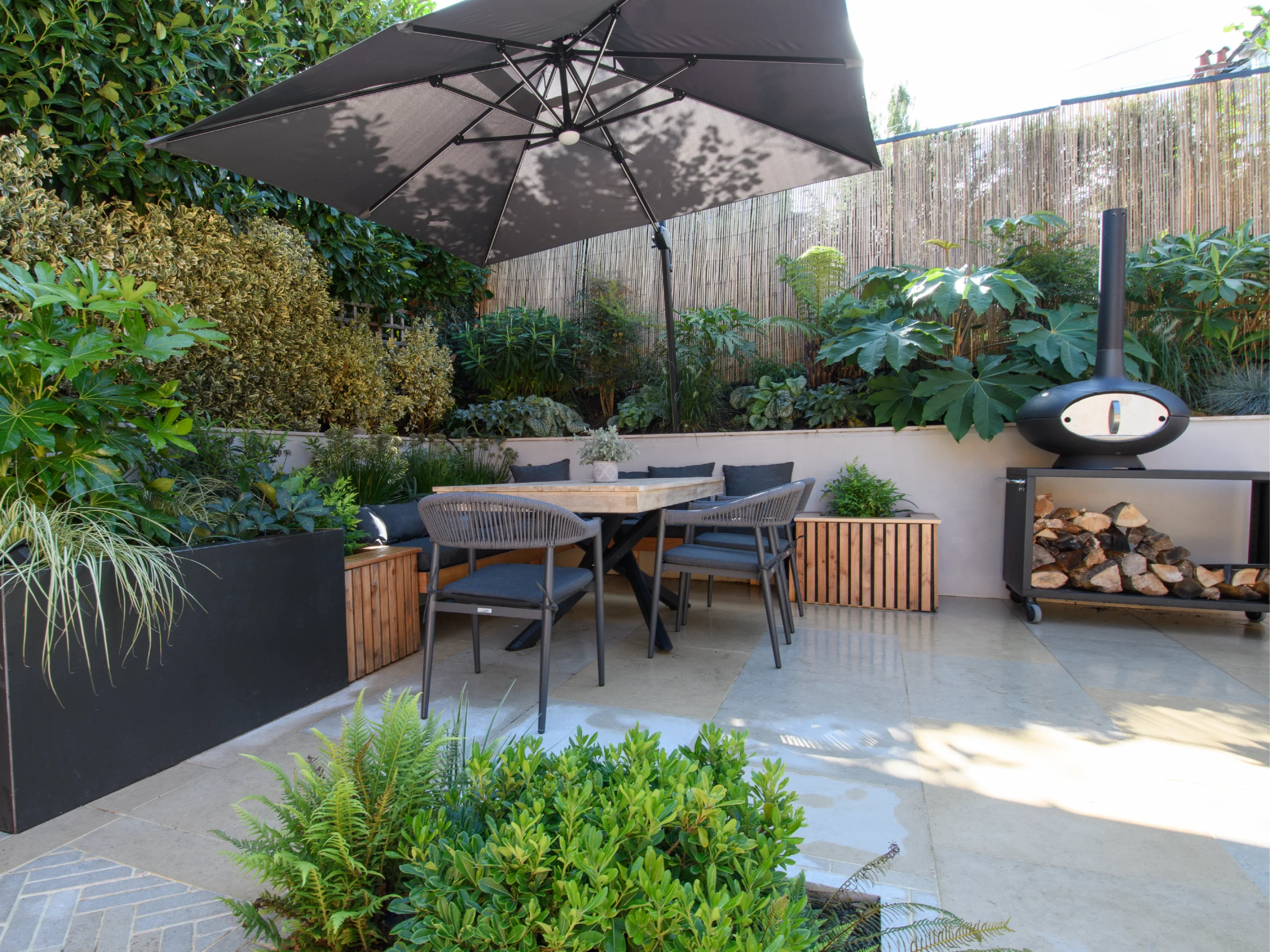 laurel-hill-gardens-contemporary-courtyard-garden-surrey-hills-06
