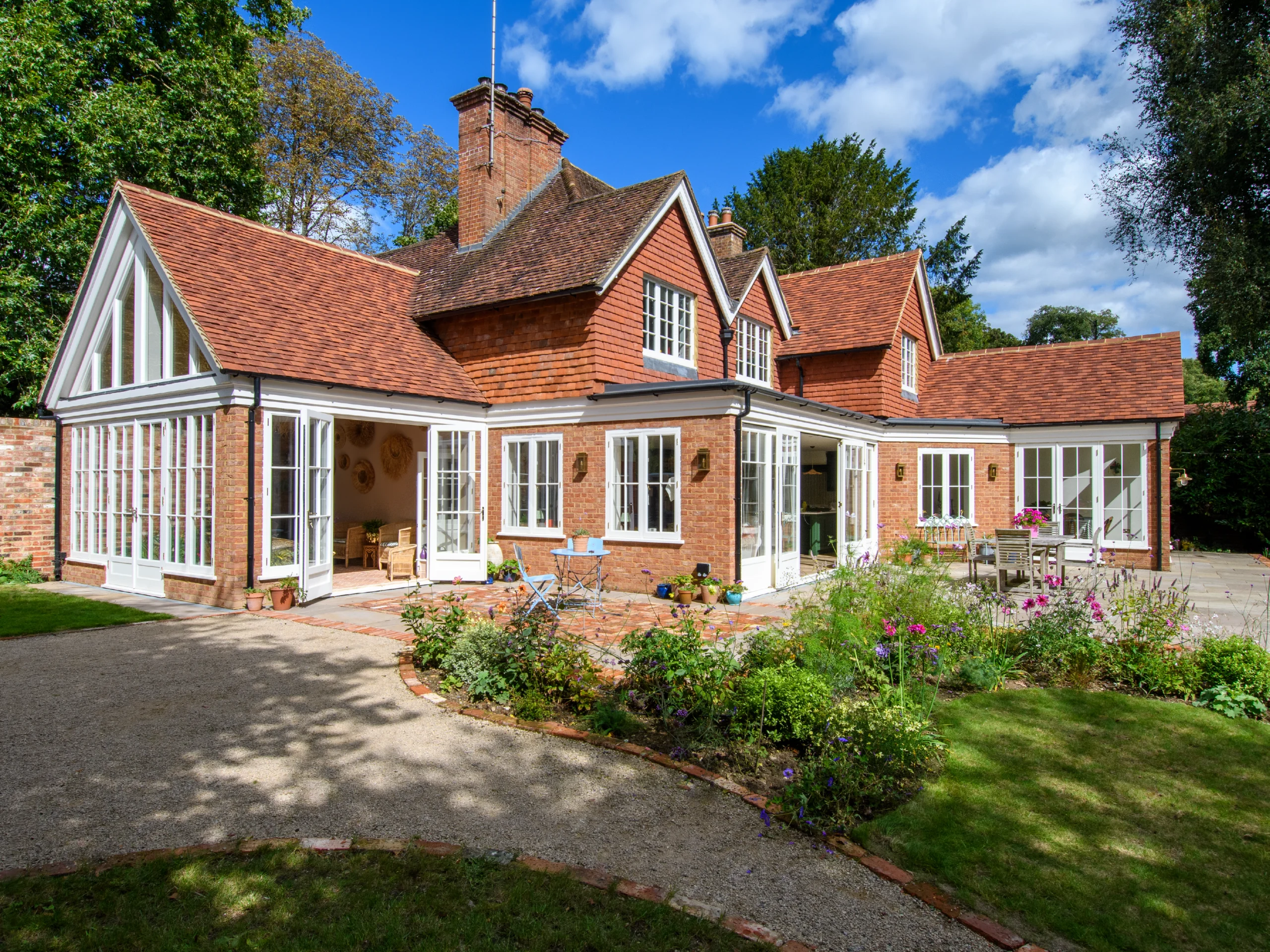 laurel-hill-gardens-red-cottage-shere-after-05