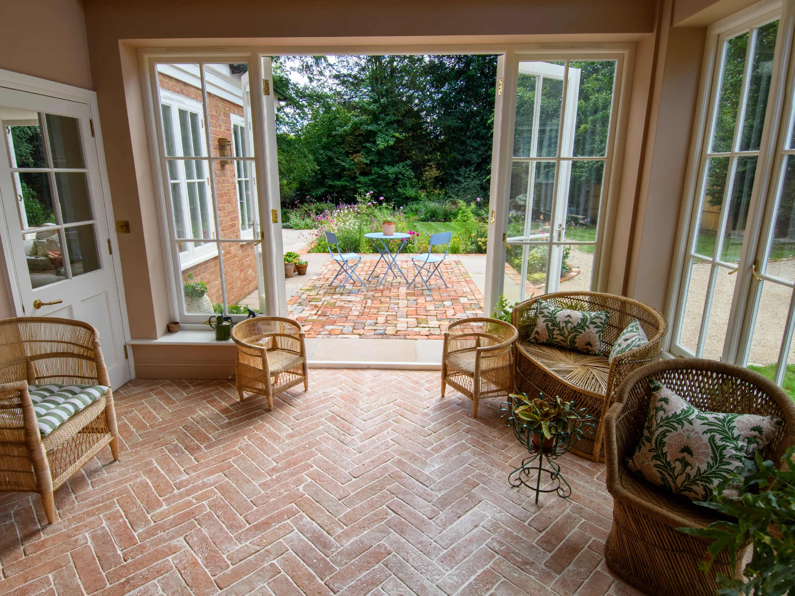 laurel-hill-gardens-red-cottage-shere-after-08